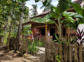 Гостиница Red Island Bungalows  Pesanggaran